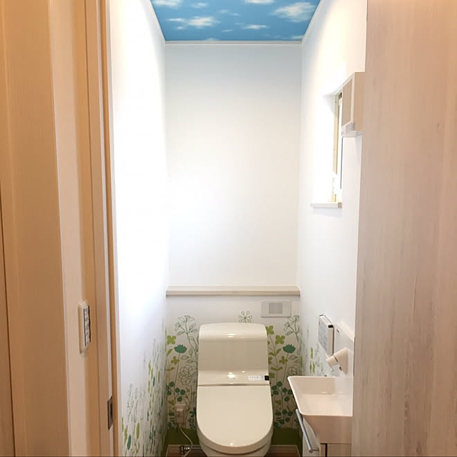 バス トイレ トイレの壁紙 空 初投稿 北欧ナチュラル などのインテリア実例 17 08 09 23 52 52 Roomclip ルームクリップ