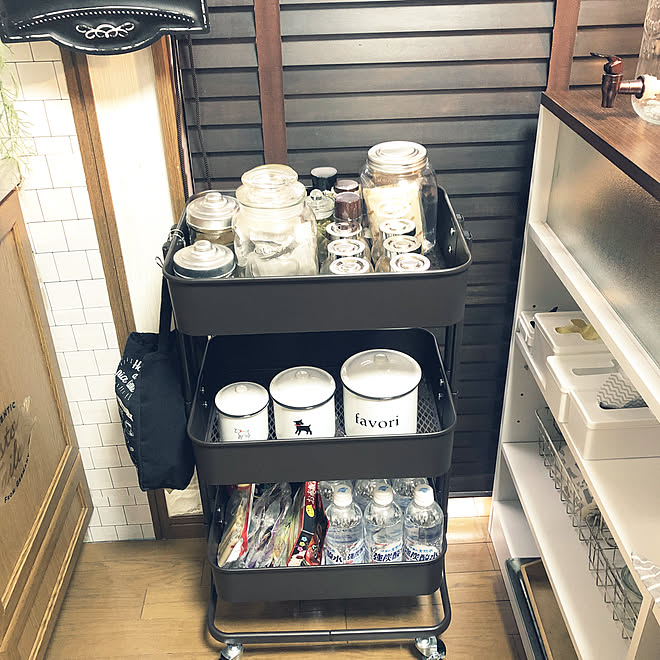 築17年 白と茶色が好き 押し逃げすみません 調味料収納 キッチンワゴン などのインテリア実例 19 12 30 09 21 27 Roomclip ルームクリップ 築17年 白と茶色が好き 押し逃げすみません 調味料収納 キッチンワゴン などのインテリア実例 19 12 30 09 21 27 Roomclip ルームクリップ