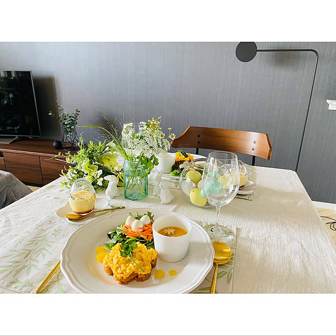 イースターパーティー おもてなしランチ イースターメニュー イースターテーブルコーディネート テーブルコーディネート などのインテリア実例 21 03 31 22 07 00 Roomclip ルームクリップ