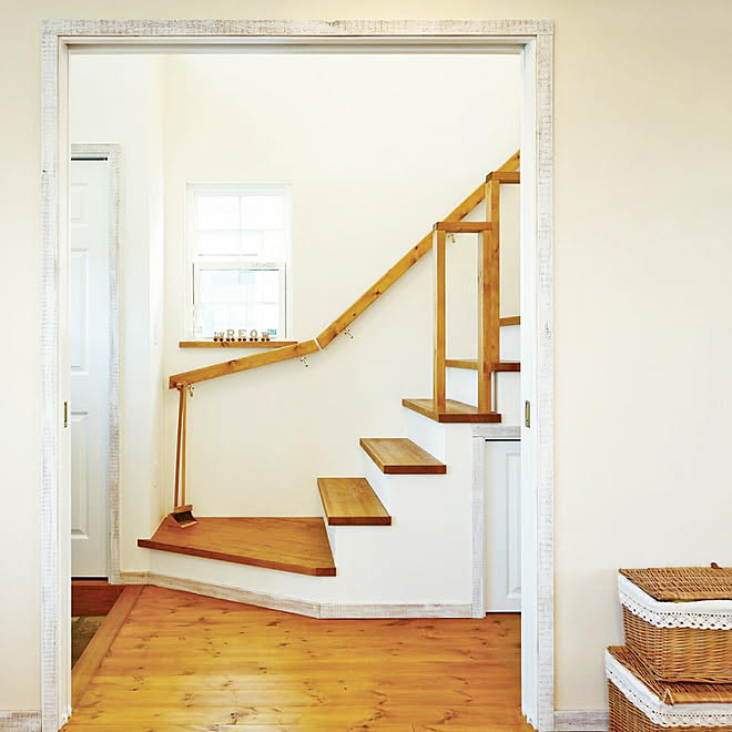 木製手摺 無垢材 玄関 階段手摺り 階段手摺 などのインテリア実例 06 12 15 59 54 Roomclip ルームクリップ