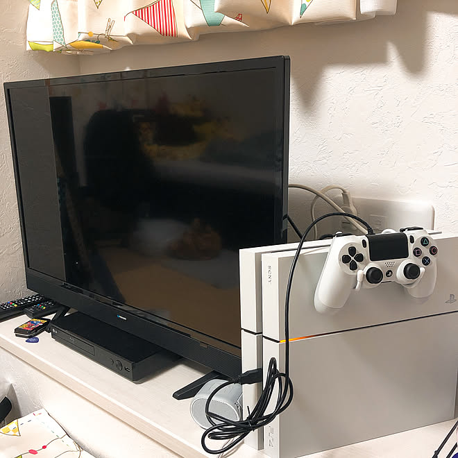 1k 1人暮らし Ps4 コントローラー Ps4 テレビ周り 100均 などのインテリア実例 2020 05 08 00 44 14 Roomclip ルームクリップ