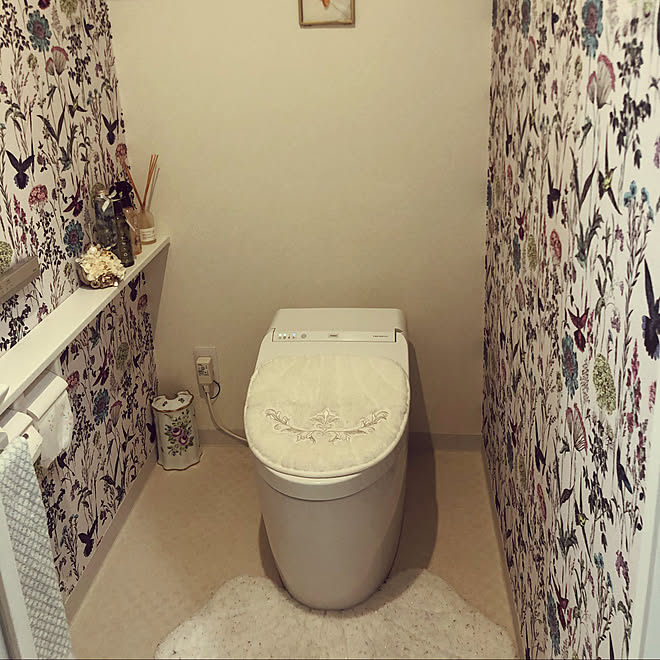 アクセントクロス 花柄 アクセントクロス 柄 トイレ 壁紙 トイレの壁 バス トイレのインテリア実例 21 03 10 51 37 Roomclip ルームクリップ
