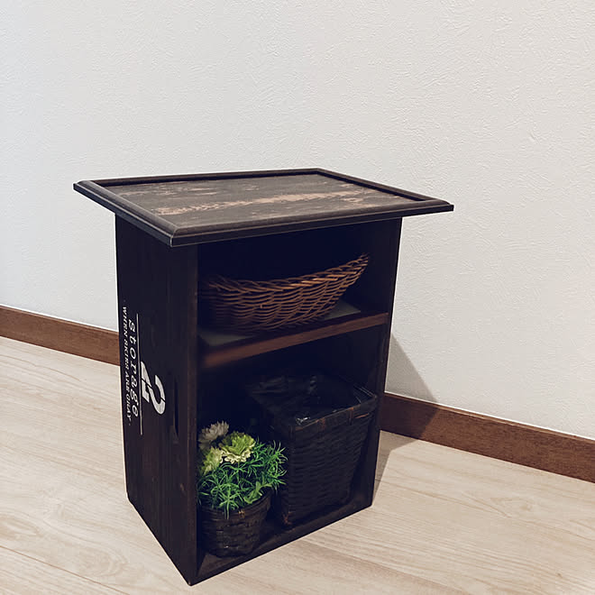 B6サイズフォトフレーム 突っ張り棒活用 ダイソーリメイクシート サイズフォトフレーム ダイソーの桐ボックス などのインテリア実例 21 09 05 21 19 21 Roomclip ルームクリップ