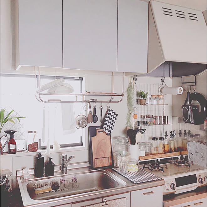 ボトル 狭い家 狭いキッチン 調味料入れ ダイソー などのインテリア実例 19 03 10 15 24 33 Roomclip ルームクリップ