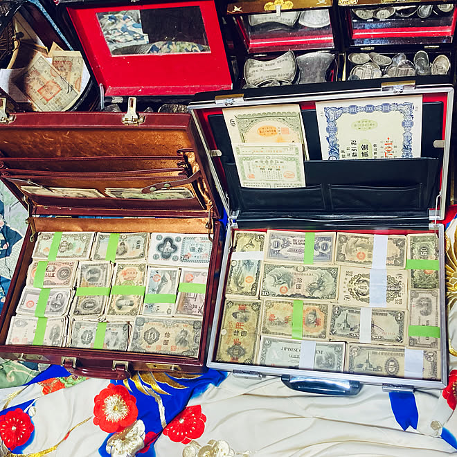 アタッシュケース 昭和レトロ 紙幣 札束 お金 などのインテリア実例 22 10 13 35 Roomclip ルームクリップ