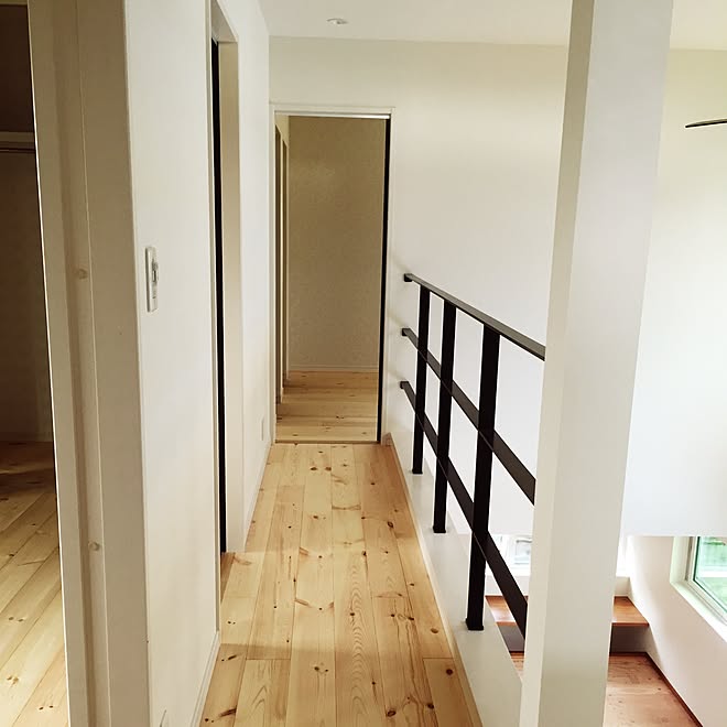 部屋全体 吹き抜けのある家 2階の廊下 アイアン手すりのインテリア実例 15 09 18 11 56 Roomclip ルームクリップ