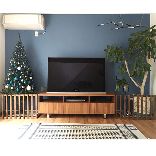 オーナメント/ブルー/ベビーゲート/クリスマスツリー/クリスマス...などのインテリア実例 - 2019-11-13 09:39:54