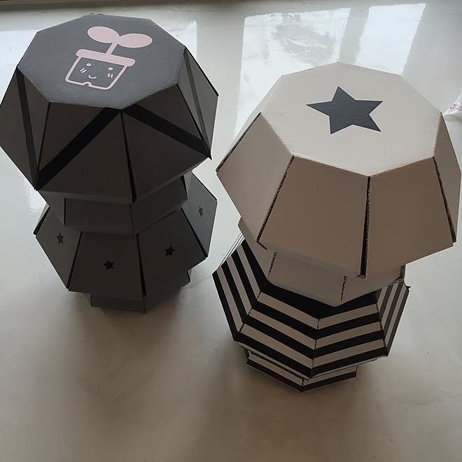 ダンボール椅子 Diy ダンボールリメイク ダンボール工作 親子共同作業のインテリア実例 16 01 03 12 07 21 Roomclip ルームクリップ