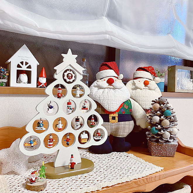 松ぼっくりアレンジ まつぼっくりツリー お義母さんのハンドメイド 素敵なクリスマスを ガラス細工 などのインテリア実例 21 12 23 21 17 33 Roomclip ルームクリップ