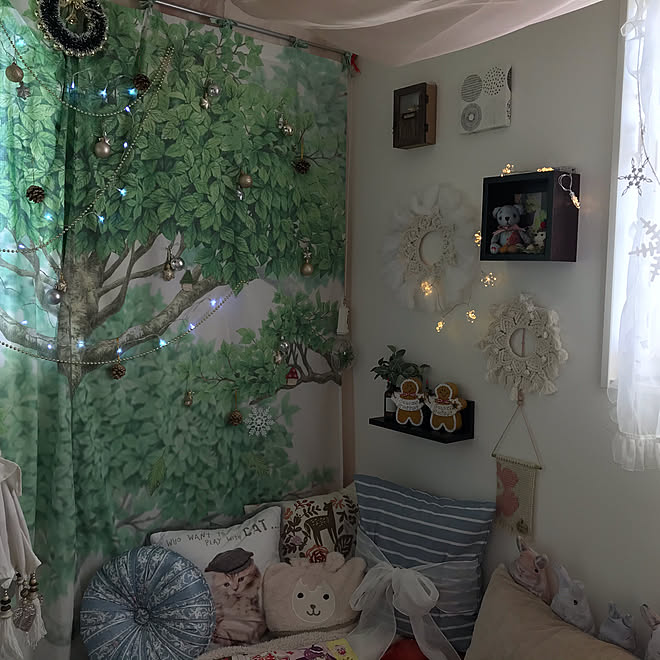 子供部屋 クリスマス クリスマスツリー飾り付け 木のカーテン ダイソー100均のインテリア実例 11 03 51 27 Roomclip ルームクリップ 子供部屋 クリスマス クリスマスツリー飾り付け 木のカーテン ダイソー100均のインテリア実例 11 03 51 27 Roomclip ルームクリップ