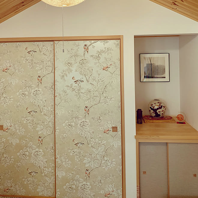 書道作品 地袋 パイン材の天井 金色の壁紙 花鳥画 などのインテリア実例 19 04 27 07 22 35 Roomclip ルームクリップ