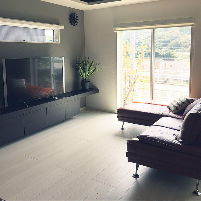 掃き出し窓 ソファー シンプルインテリア ダークブラウン シンプルモダン などのインテリア実例 19 09 05 52 05 Roomclip ルームクリップ