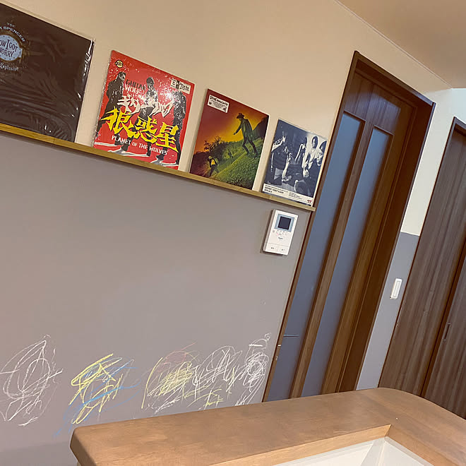 レコード 100均 落書き 壁紙屋本舗 レコードを飾る などのインテリア実例 21 12 29 22 31 57 Roomclip ルームクリップ
