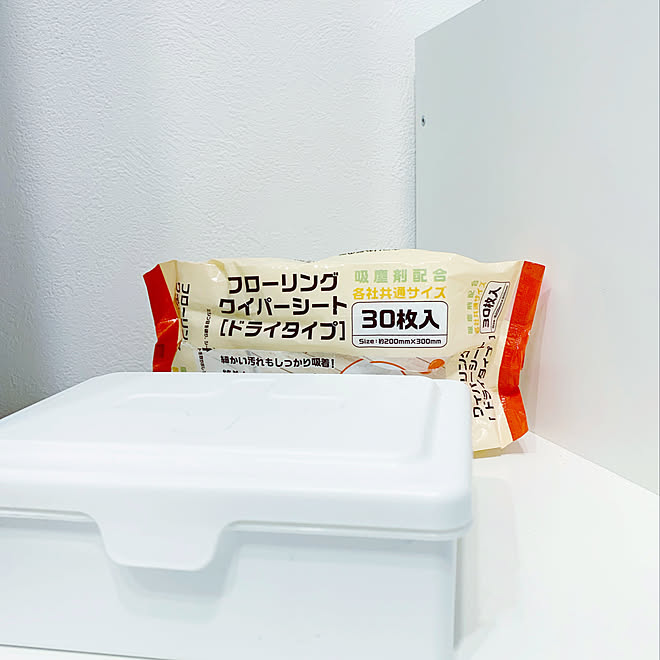 ほこり掃除 拭き掃除 100均 清潔を保つ 掃除のしやすい家 などのインテリア実例 03 06 19 32 27 Roomclip ルームクリップ