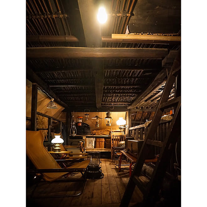 はしご ニーチェアx キャンプ道具 屋根裏部屋 農家の家 などのインテリア実例 19 03 31 18 21 59 Roomclip ルームクリップ