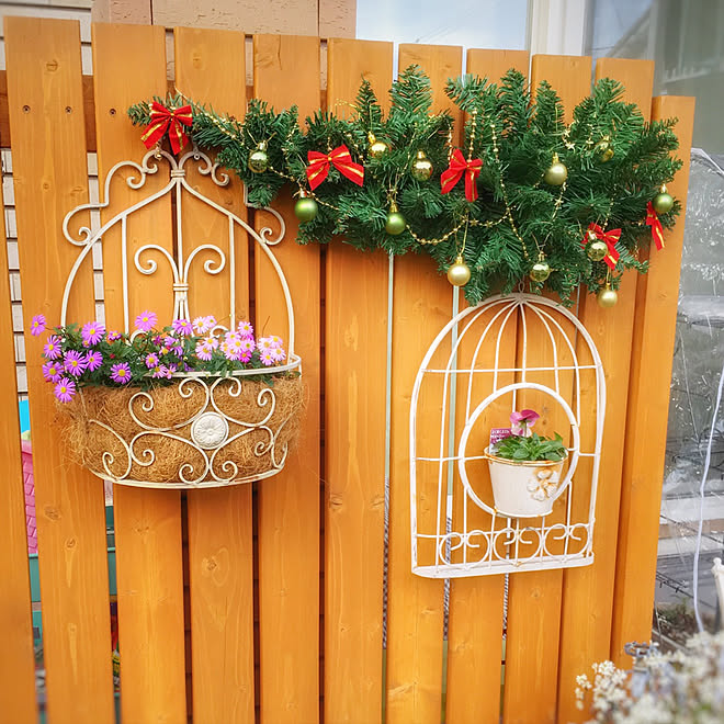 玄関/入り口/ガーデニング クリスマス/アイアン雑貨/ガーデニング雑貨/フェンスDIY&hellip;などのインテリア実例 20171112