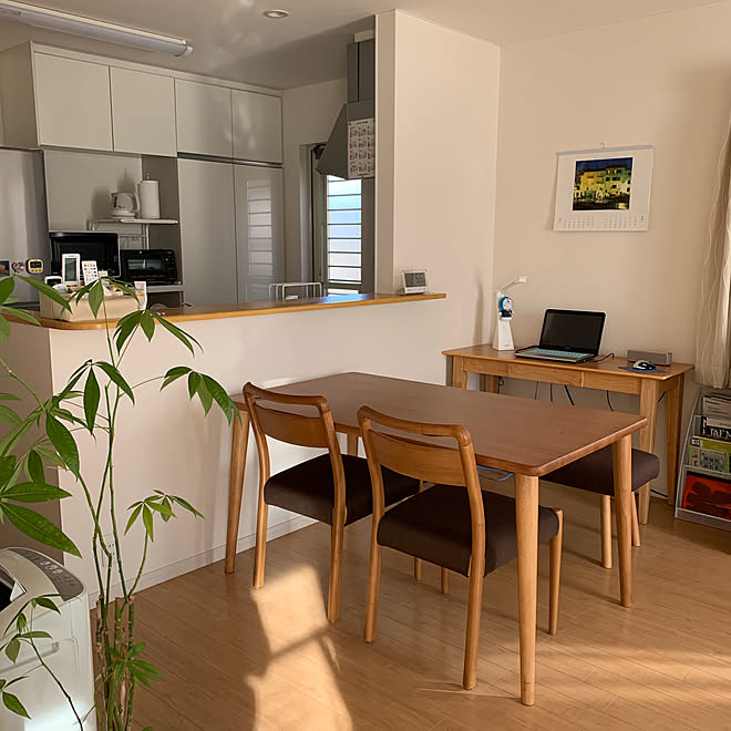 部屋全体 パソコンスペース ダイニングキッチン 観葉植物 16畳ldkのインテリア実例 19 01 14 15 02 27 Roomclip ルームクリップ