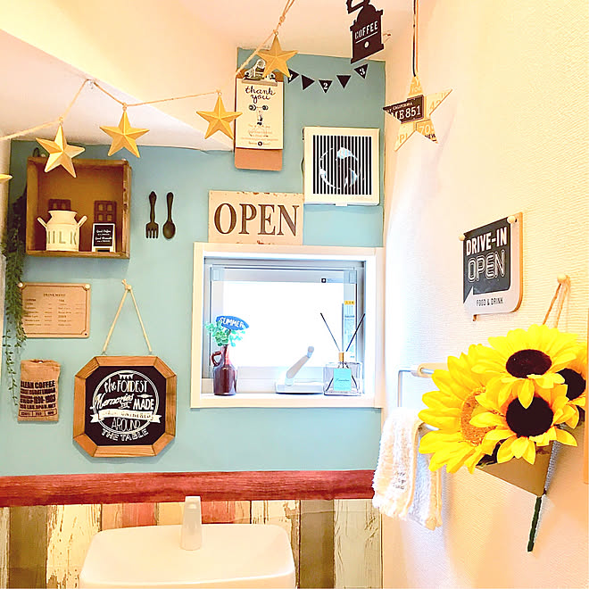 バス トイレ タッカー 壁紙屋本舗 カフェ風インテリア ひまわり などのインテリア実例 18 07 21 23 15 54 Roomclip ルームクリップ