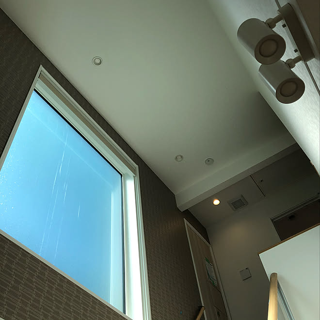 吹き抜け アクセントクロス 入居前 注文住宅 一条工務店 などのインテリア実例 03 14 21 43 19 Roomclip ルームクリップ