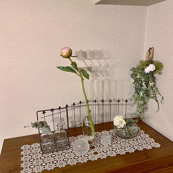 レースマット 芍薬 模様替え ガラスの花瓶 フラワーベース などのインテリア実例 05 31 34 41 Roomclip ルームクリップ