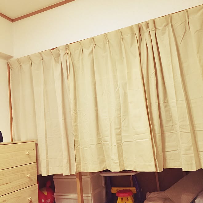 リビング ニトリのカーテン Ikeaチェスト とりあえずkitchen周辺休憩 まだまだ改造中 などのインテリア実例 15 04 26 23 37 10 Roomclip ルームクリップ