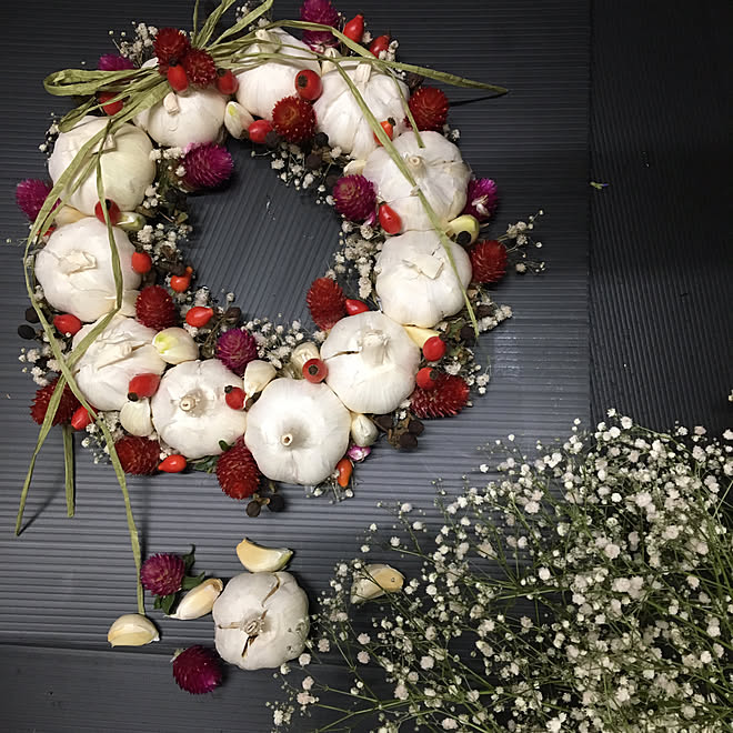 リビング ドラキュラ避け ドライフラワーのある暮らし ニンニクのクリスマスリース クリスマスリース手作り などのインテリア実例 17 10 14 18 29 38 Roomclip ルームクリップ