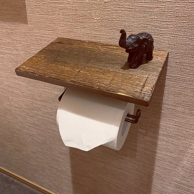 ペーパーホルダー トイレットペーパーホルダー 二世帯 シンプルライフ 犬と暮らす家 などのインテリア実例 19 10 01 11 13 35 Roomclip ルームクリップ