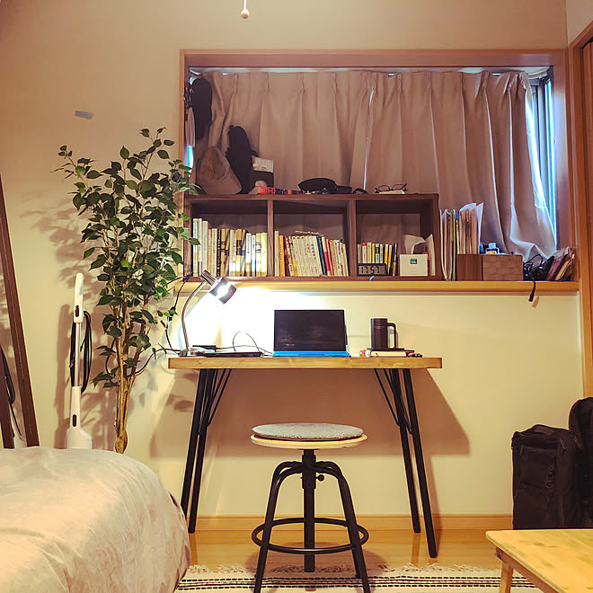 六畳一間 セリア フェイクグリーン 6畳ワンルーム 照明 などのインテリア実例 04 19 17 52 04 Roomclip ルームクリップ