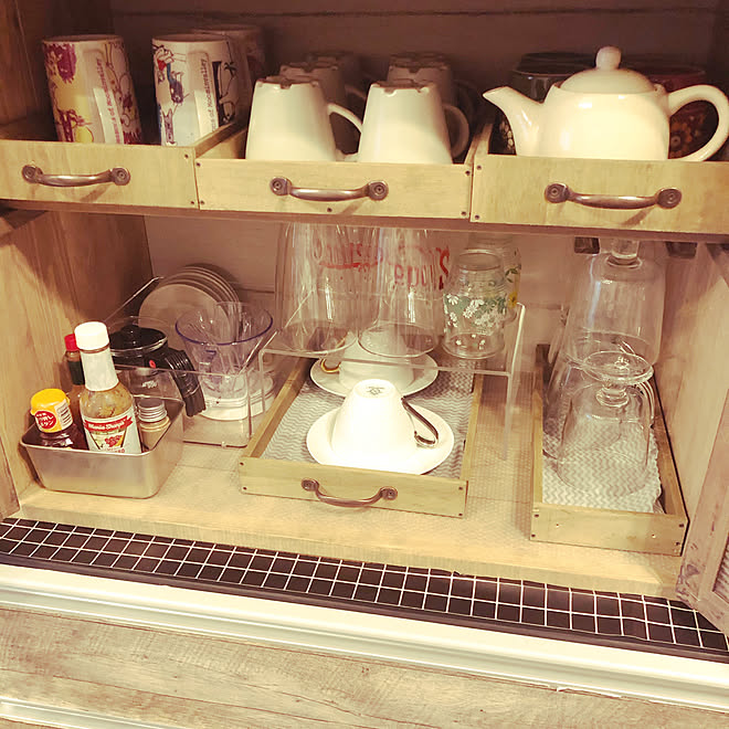 100均diy コーヒーカップ グラス収納 トレー収納 トレーdiy などのインテリア実例 19 04 13 14 12 06 Roomclip ルームクリップ