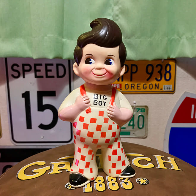 部屋全体 これさえあれば わたしの部屋 Big Boy ビッグボーイ キャラクターコインバンク などのインテリア実例 18 07 08 00 32 32 Roomclip ルームクリップ