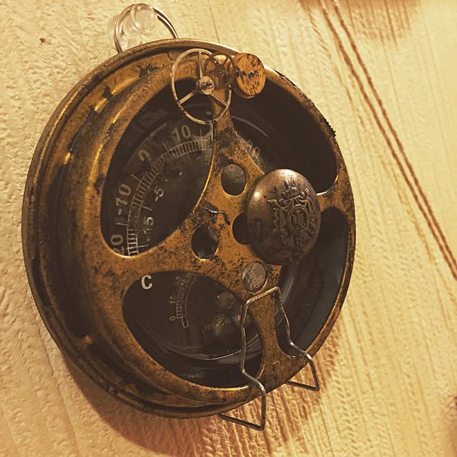 100均リメイク 温度計 湿度計 ボタン 歯車 スチームパンク などのインテリア実例 16 02 12 19 35 49 Roomclip ルームクリップ