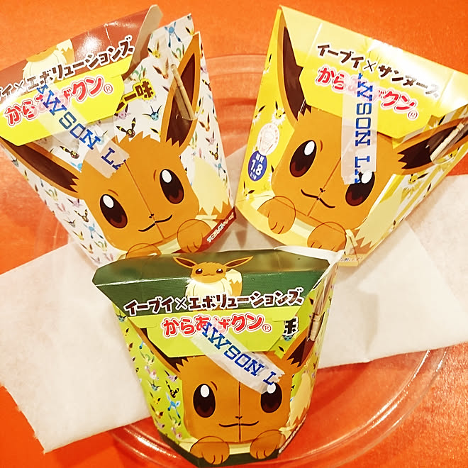 机 ローソン コンビニ からあげクン プロジェクトイーブイ などのインテリア実例 18 09 21 19 01 02 Roomclip ルームクリップ