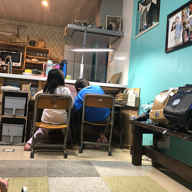 学校机リメイク 学校の机と椅子 勉強スペース 四年生 学校の机 などのインテリア実例 21 05 07 21 36 40 Roomclip ルームクリップ