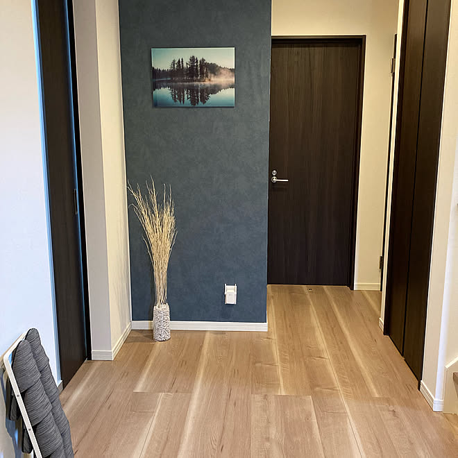 ブルーグレーの壁紙 ドライフレグランス ガラスパネル ドライフラワー グリーンのある暮らし などのインテリア実例 21 09 17 31 24 Roomclip ルームクリップ