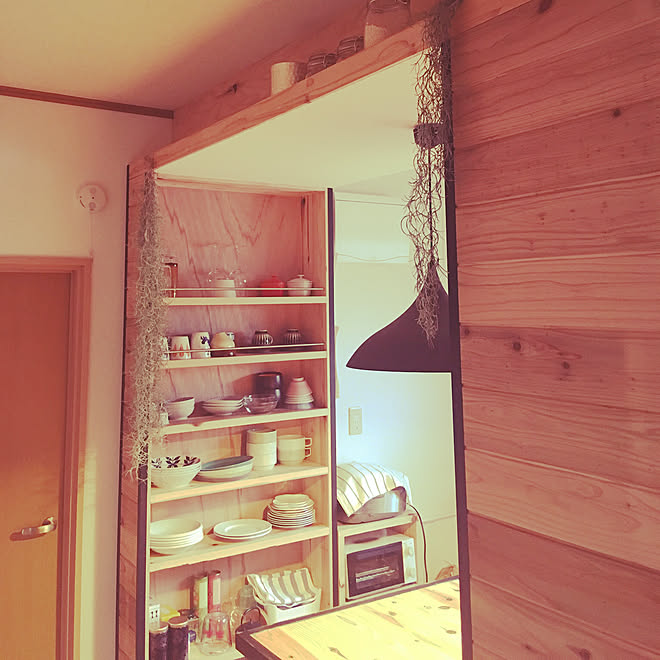 キッチン収納 旦那さん作 食器棚diy 仕切り壁diy キッチンのインテリア実例 18 07 06 08 07 52 Roomclip ルームクリップ