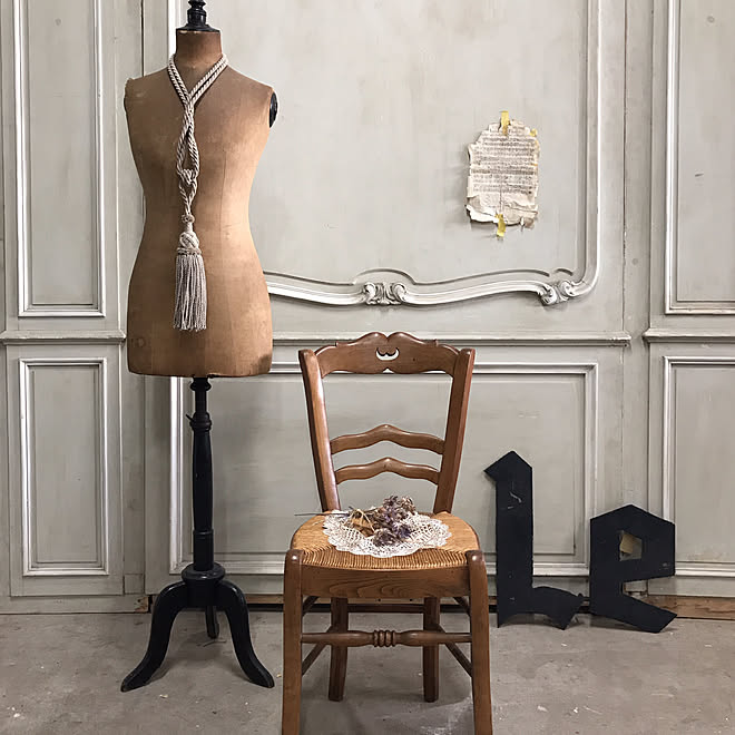 部屋全体/フレンチナチュラル/フランスチェア/トルソー/アンティークオブジェ&hellip;などのインテリア実例 20190227 0724