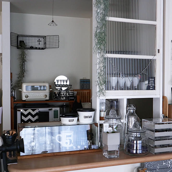 DIY/窓枠シェルフ/窓枠DIY/ガラスケース/白黒雑貨...などのインテリア実例 - 2020-01-21 17:25:17