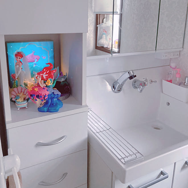 推しのいる生活 毎日の暮らしを楽しむ 洗面所 かわいい 好きな物に囲まれた暮らし などのインテリア実例 22 03 27 21 22 Roomclip ルームクリップ 推しのいる生活 毎日の暮らしを楽しむ 洗面所 かわいい 好きな物に囲まれた暮らし などのインテリア実例 22 03 27 21 22 Roomclip ルームクリップ