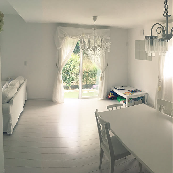 ホワイトインテリア クラシックモダン こどものいる暮らし エレガントインテリア シャビーシック などのインテリア実例 06 05 16 44 46 Roomclip ルームクリップ