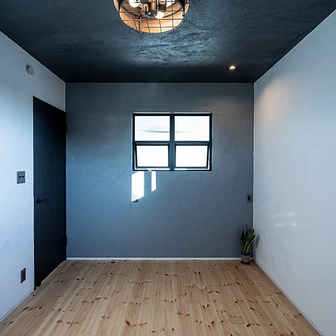 ブルックリンスタイル アメリカン 漆喰壁 デコ窓 ライト 壁 天井のインテリア実例 21 03 23 10 17 31 Roomclip ルームクリップ