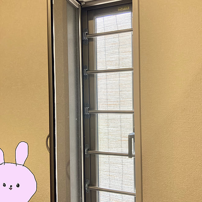 建売住宅 換気窓 縦滑り出し窓 穴を開けない ホームセンターの材料 などのインテリア実例 21 06 14 08 16 57 Roomclip ルームクリップ