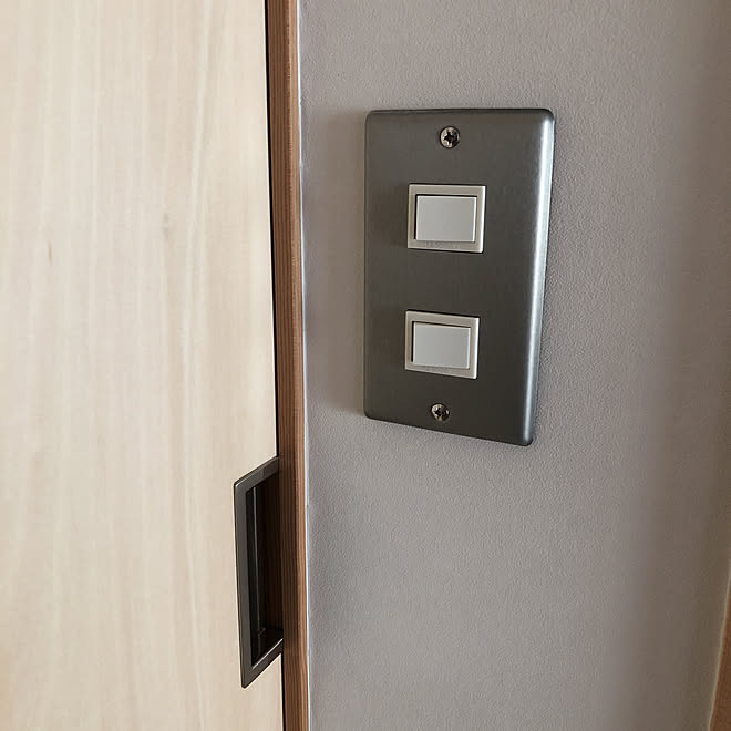 スイッチプレート フルカラー フルカラーコンセント 壁 天井のインテリア実例 09 08 13 10 00 Roomclip ルームクリップ