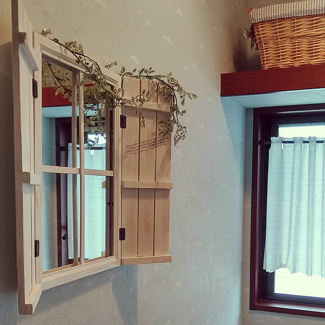 バス トイレ パステルカラー カフェ風 窓枠diy 鎧戸 Diy などのインテリア実例 18 02 10 19 54 19 Roomclip ルームクリップ