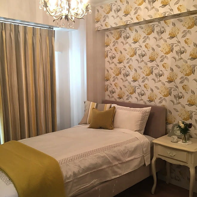 イエロー 娘の寝室 ローラアシュレイ ハイドランジア あじさい柄 などのインテリア実例 17 10 07 08 34 48 Roomclip ルームクリップ