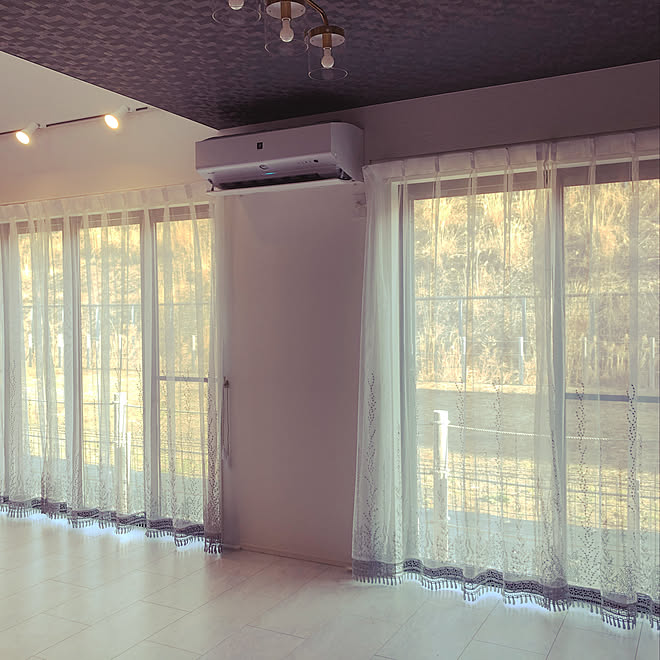 電動シャッターリモコン レースカーテンだけ 黒い天井クロス 白い壁 間取りは自分で などのインテリア実例 22 04 08 07 19 56 Roomclip ルームクリップ 電動シャッターリモコン レースカーテンだけ 黒い天井クロス 白い壁 間取りは自分で などのインテリア実例 22 04 08 07 19 56 Roomclip ルームクリップ