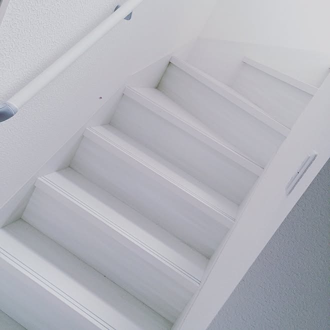 部屋全体 真っ白な階段 真っ白 階段 白のチカラ などのインテリア実例 16 09 15 10 27 45 Roomclip ルームクリップ