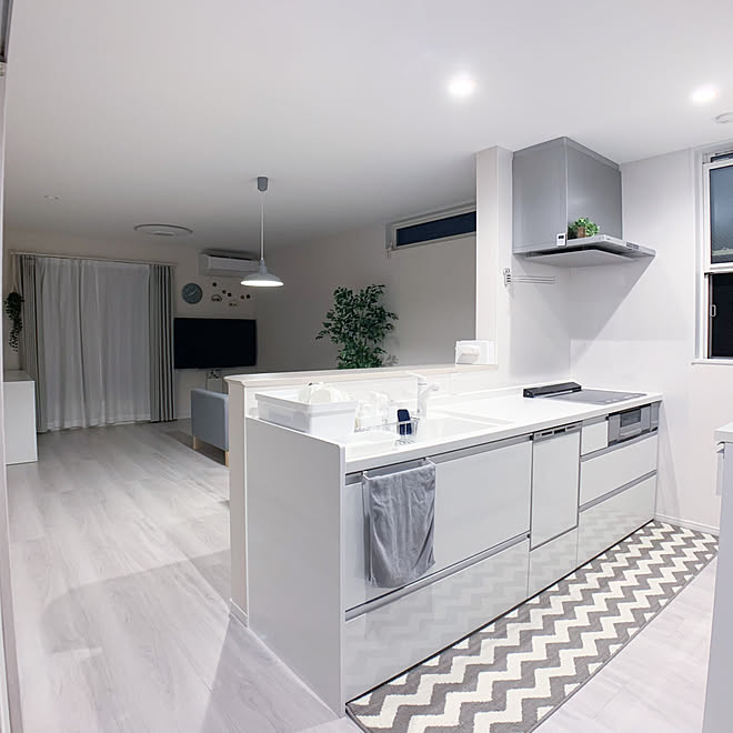 見せない収納 ものを置かない キッチンマット 白いシンク Panasonicキッチン などのインテリア実例 21 04 27 50 54 Roomclip ルームクリップ