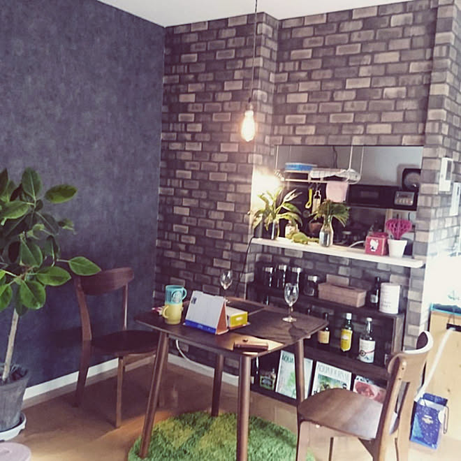 コンクリート壁紙 レンガ壁紙 セルフリノベーション 部屋全体のインテリア実例 11 29 16 32 39 Roomclip ルームクリップ