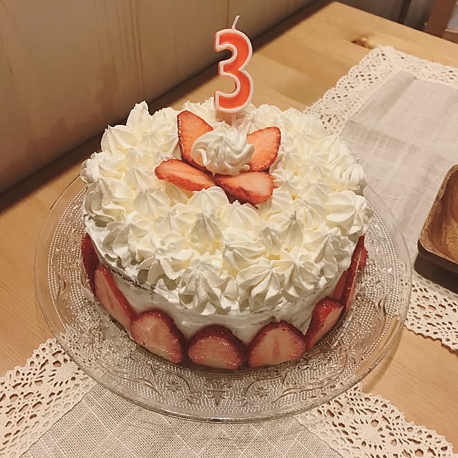 お誕生日 バースデーケーキ 手作りケーキ 手作り感満載 次女のお誕生日 などのインテリア実例 17 02 11 23 08 23 Roomclip ルームクリップ