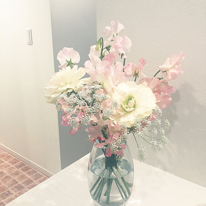 お気に入りのフラワーベース レースフラワー スイートピー 花のある暮らし ホワイトインテリア などのインテリア実例 03 08 16 30 38 Roomclip ルームクリップ